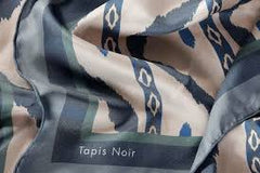 TAPIS NOIR