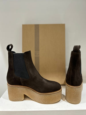 Bottines en daim chocolat ANNE BLUM