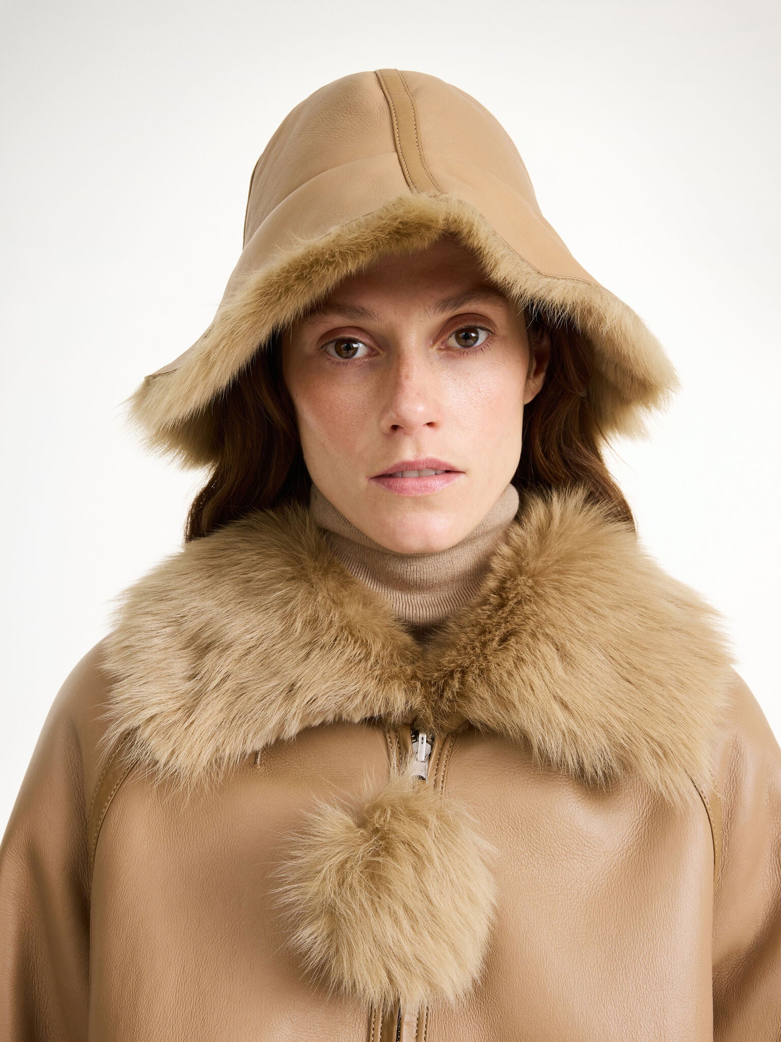 Chapeau sheelan en shearling tannin BY MALENE BIRGER